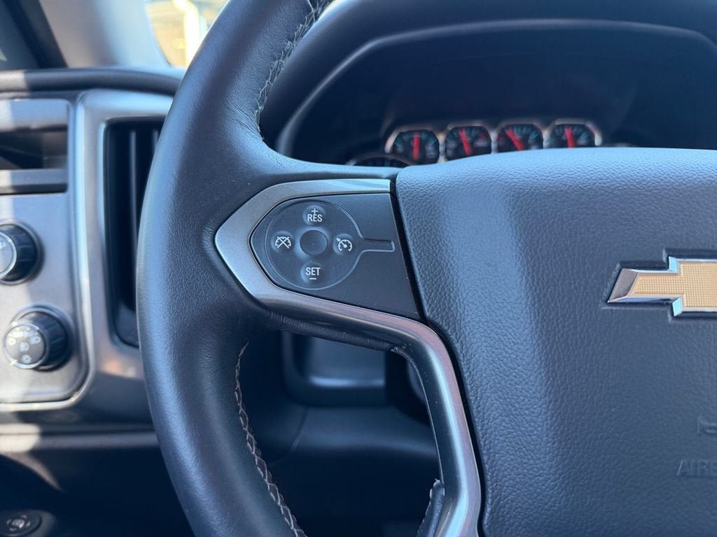 Used 2018 Chevrolet Silverado 1500 LT w/ LT Eassist Package AWD/4WD image 15