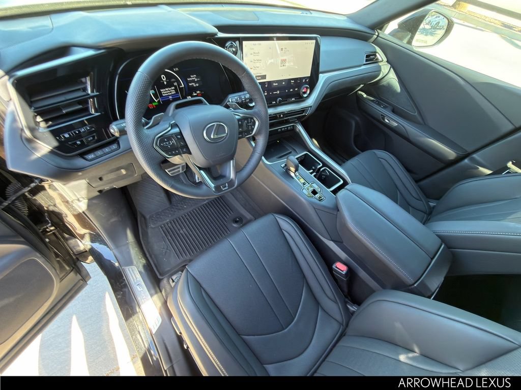Used 2026 Lexus TX 500h AWD w/ Technology Package image 14