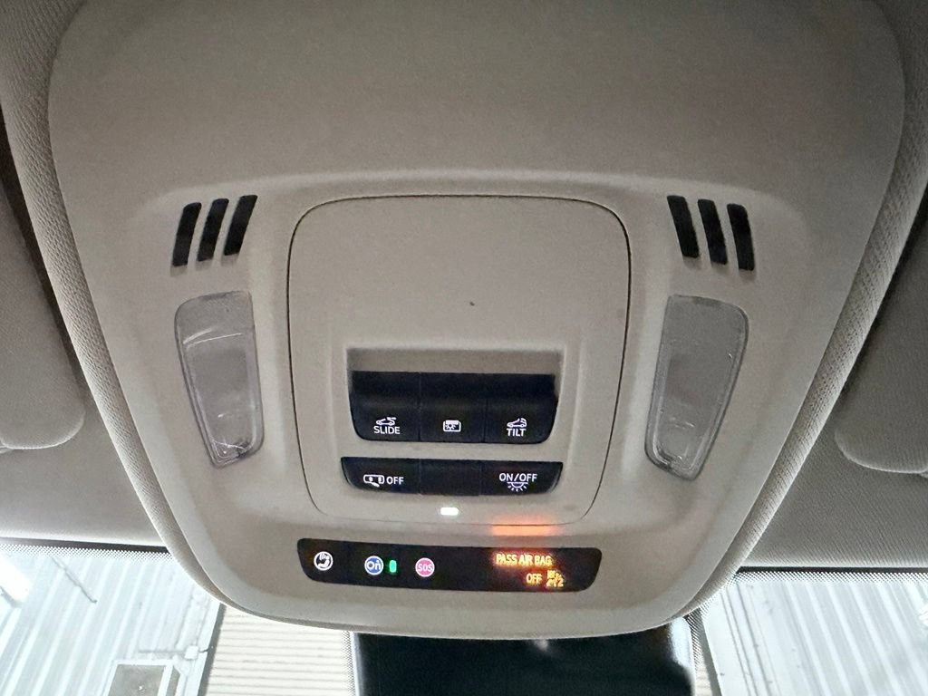 Used 2023 Buick Envision Essence w/ Sport Touring Package AWD/4WD image 21