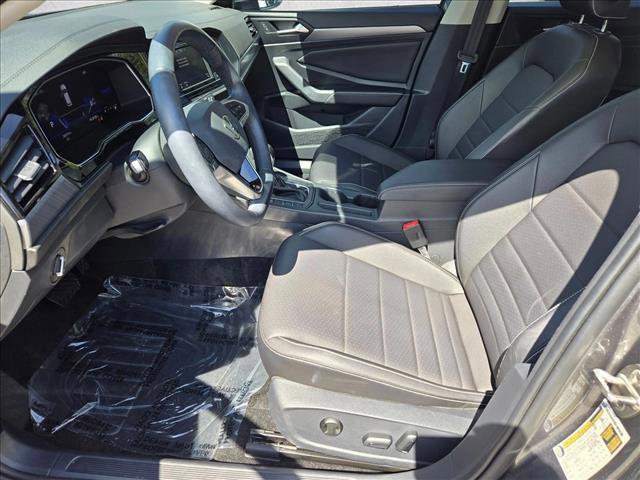 Used 2023 Volkswagen Jetta SE image 15