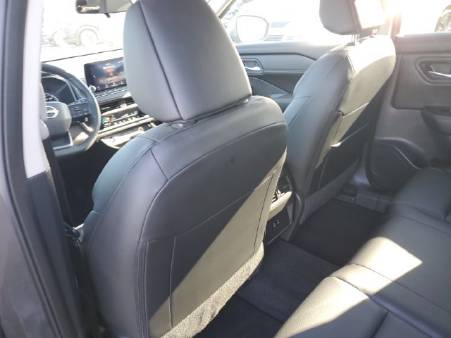 Certified 2025 Nissan Rogue SV w/ SV Premium Package AWD/4WD image 13