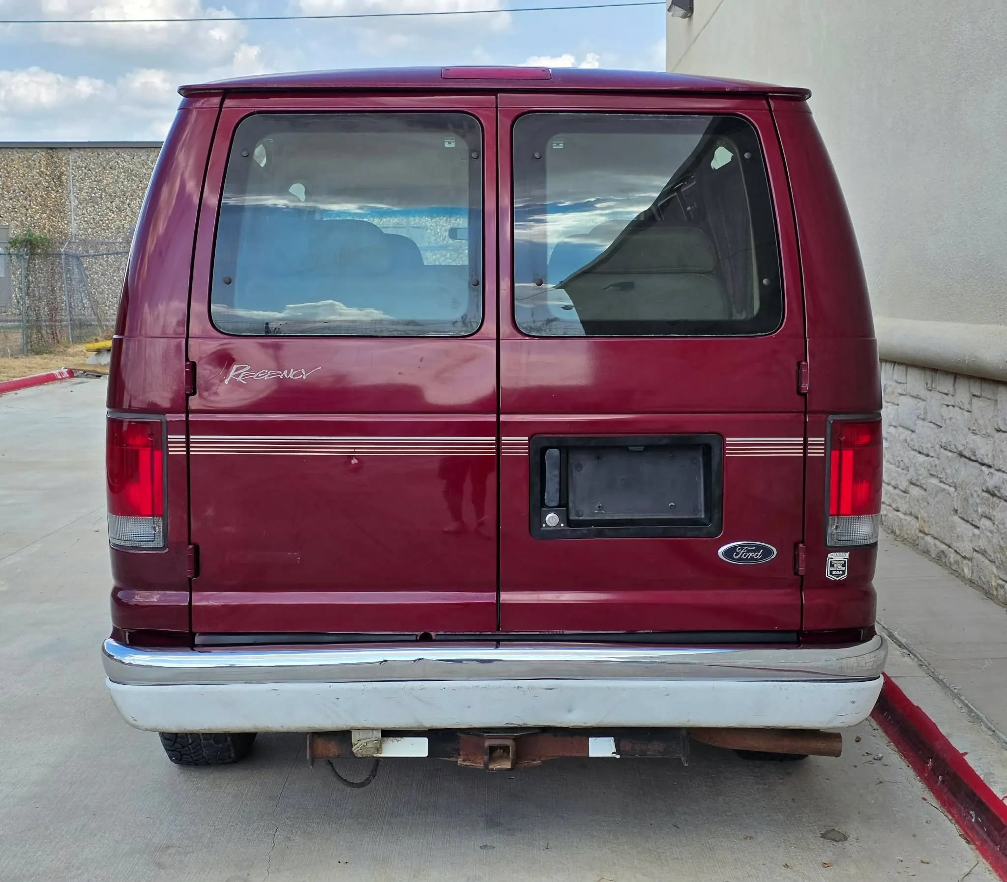 Used 2003 Ford E-150 and Econoline 150 RWD image 4