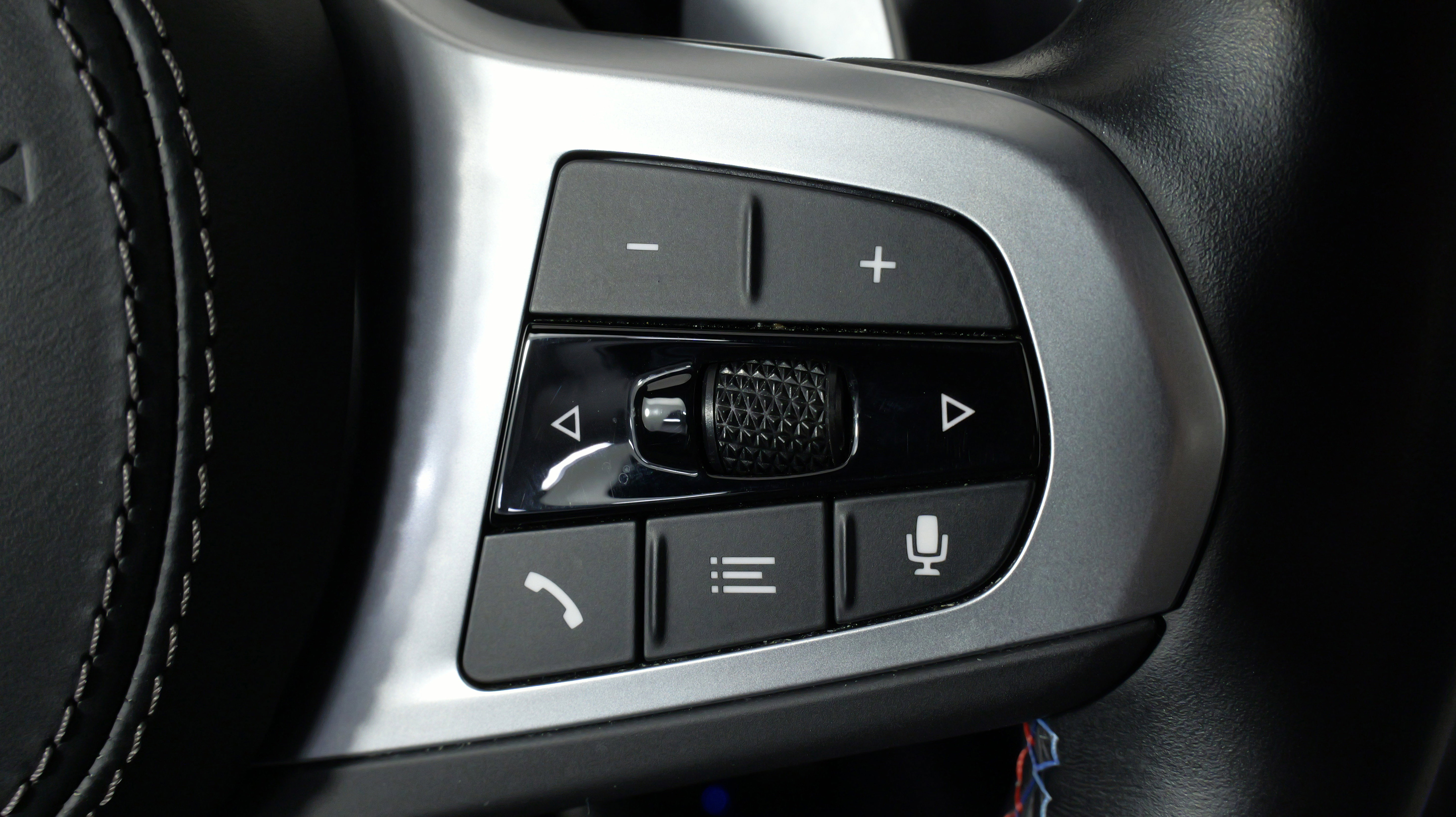 Used 2023 BMW M850i xDrive Coupe w/ Driving Assistance Package image 37