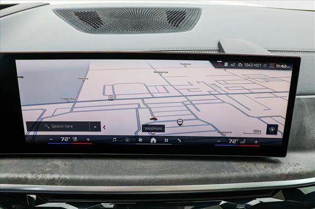 Used 2025 BMW X7 M60i w/ Executive Package image 16