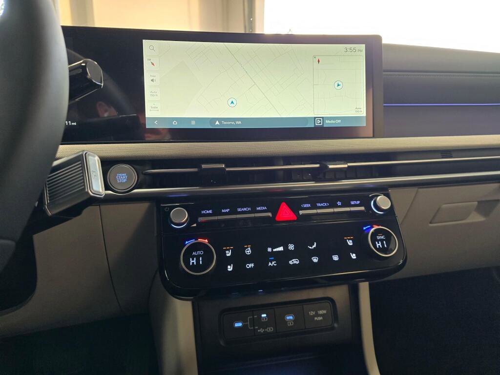 New 2026 Hyundai Tucson Limited image 24