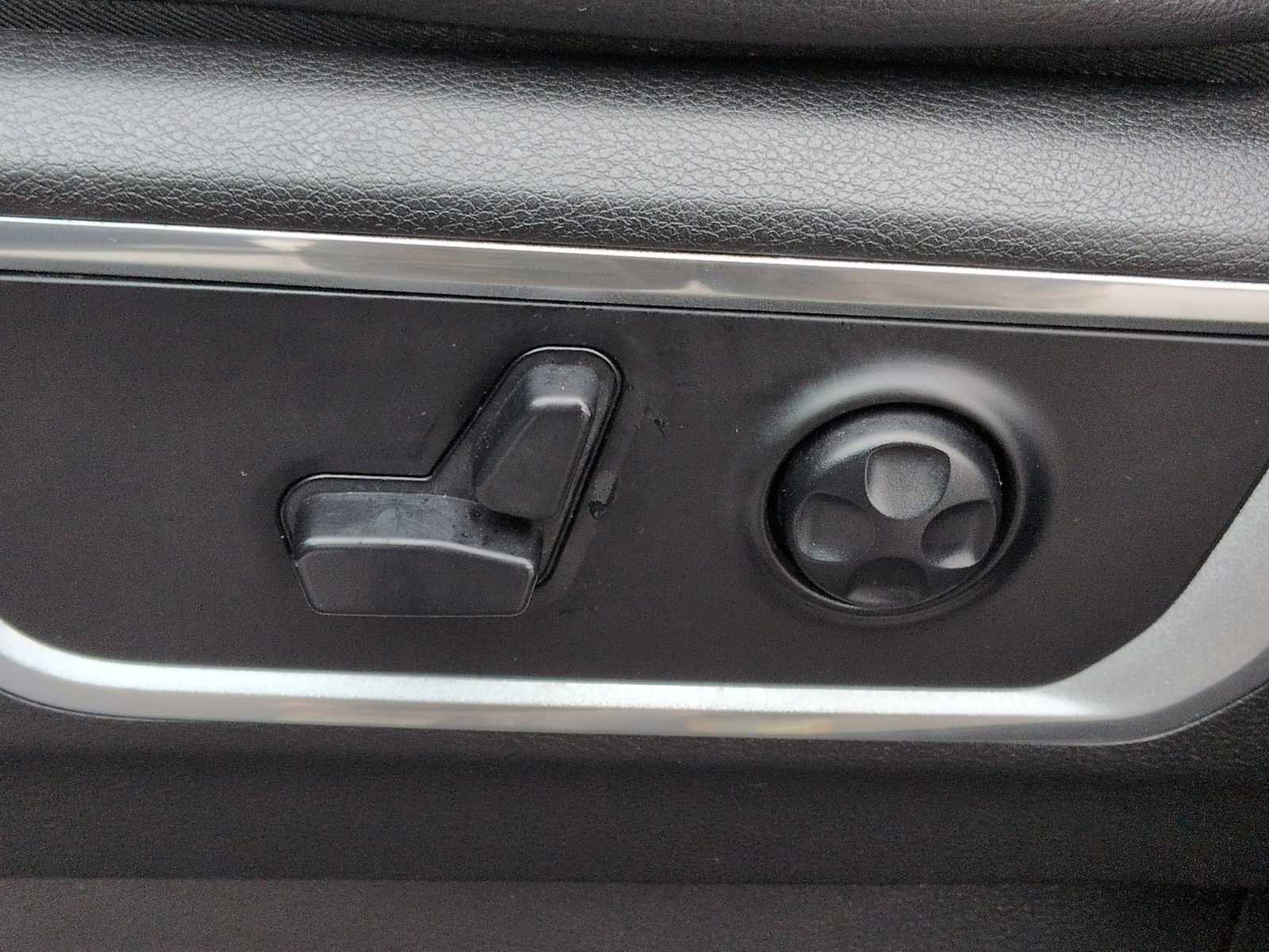 Used 2019 RAM 1500 Laramie image 18