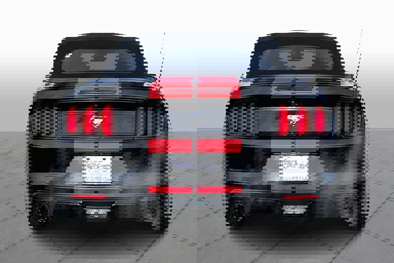 Used 2017 Ford Mustang Premium image 4