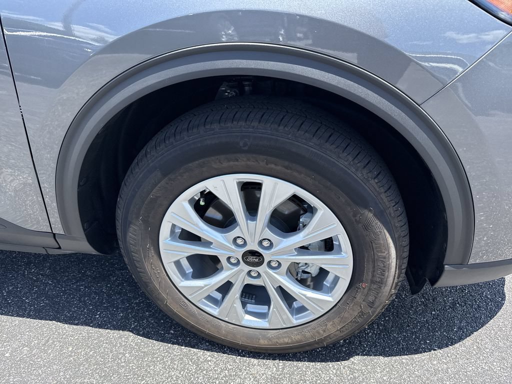 Used 2026 Ford Escape Active w/ Cold Weather Package FWD image 12
