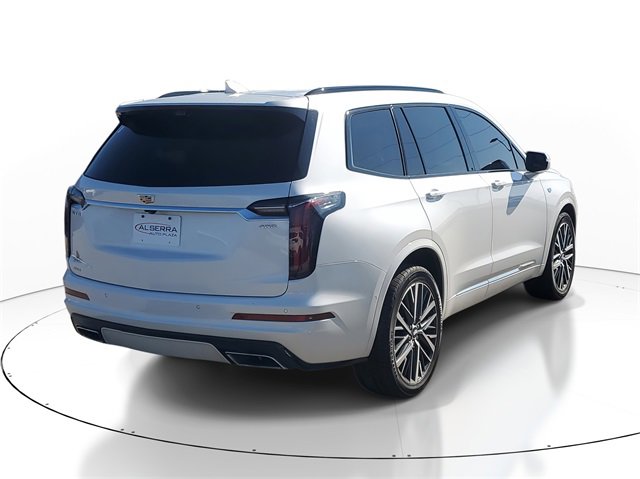 Used 2022 Cadillac XT6 Sport w/ Technology Package image 4