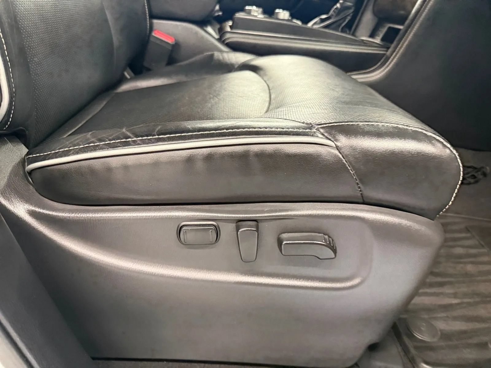 Used 2021 INFINITI QX80 Premium Select w/ All-Season Package AWD/4WD image 38