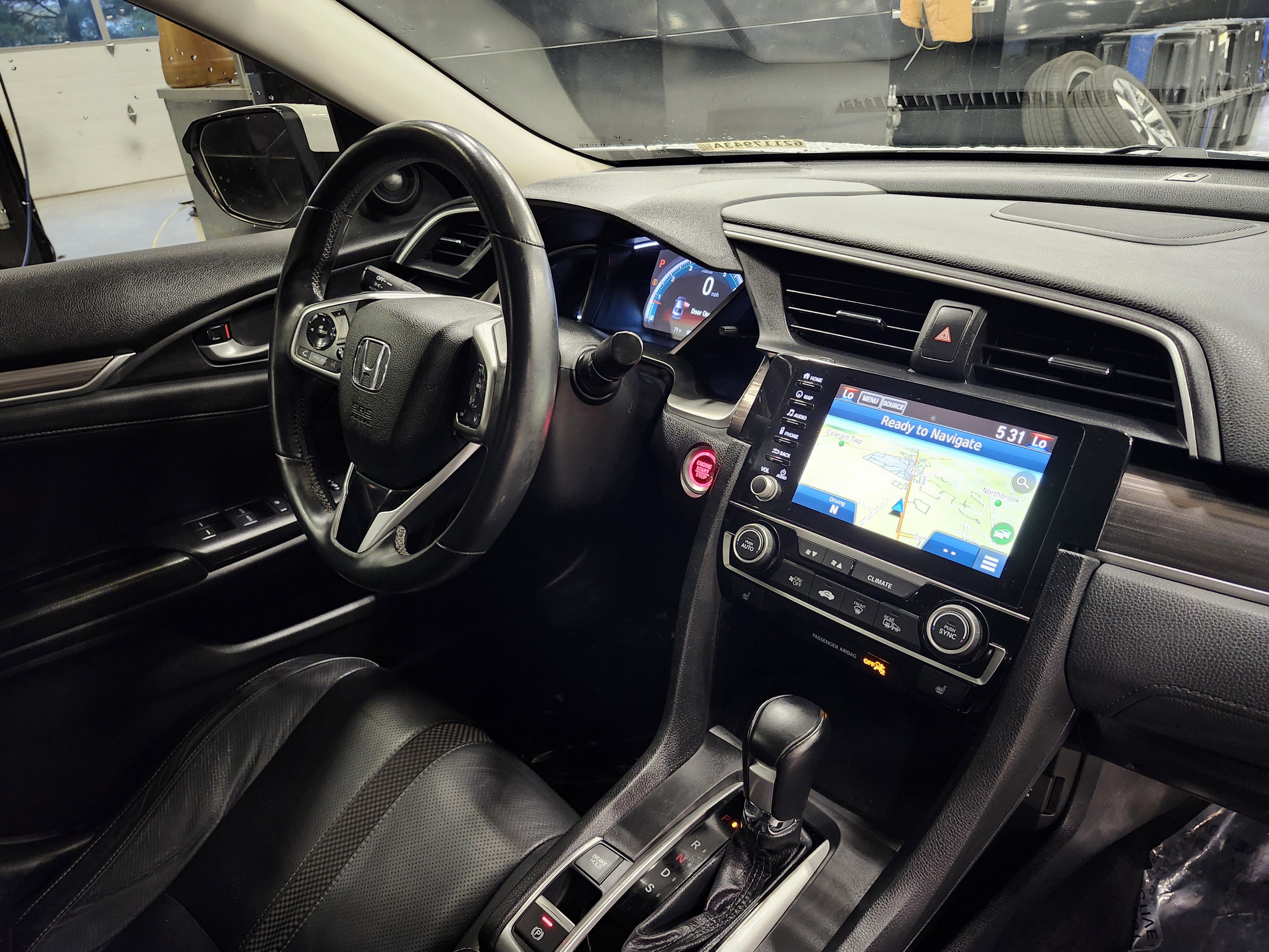 Used 2019 Honda Civic Touring image 4