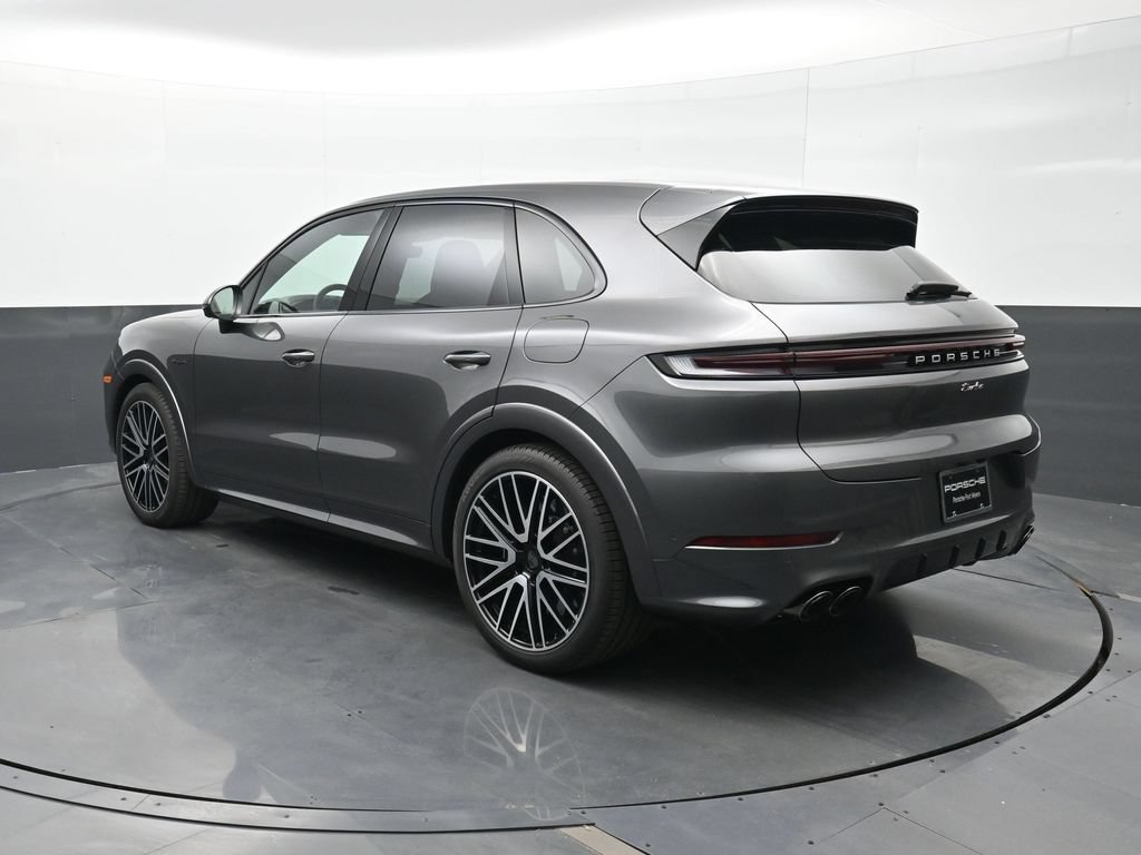 New 2025 Porsche Cayenne Turbo AWD/4WD image 3