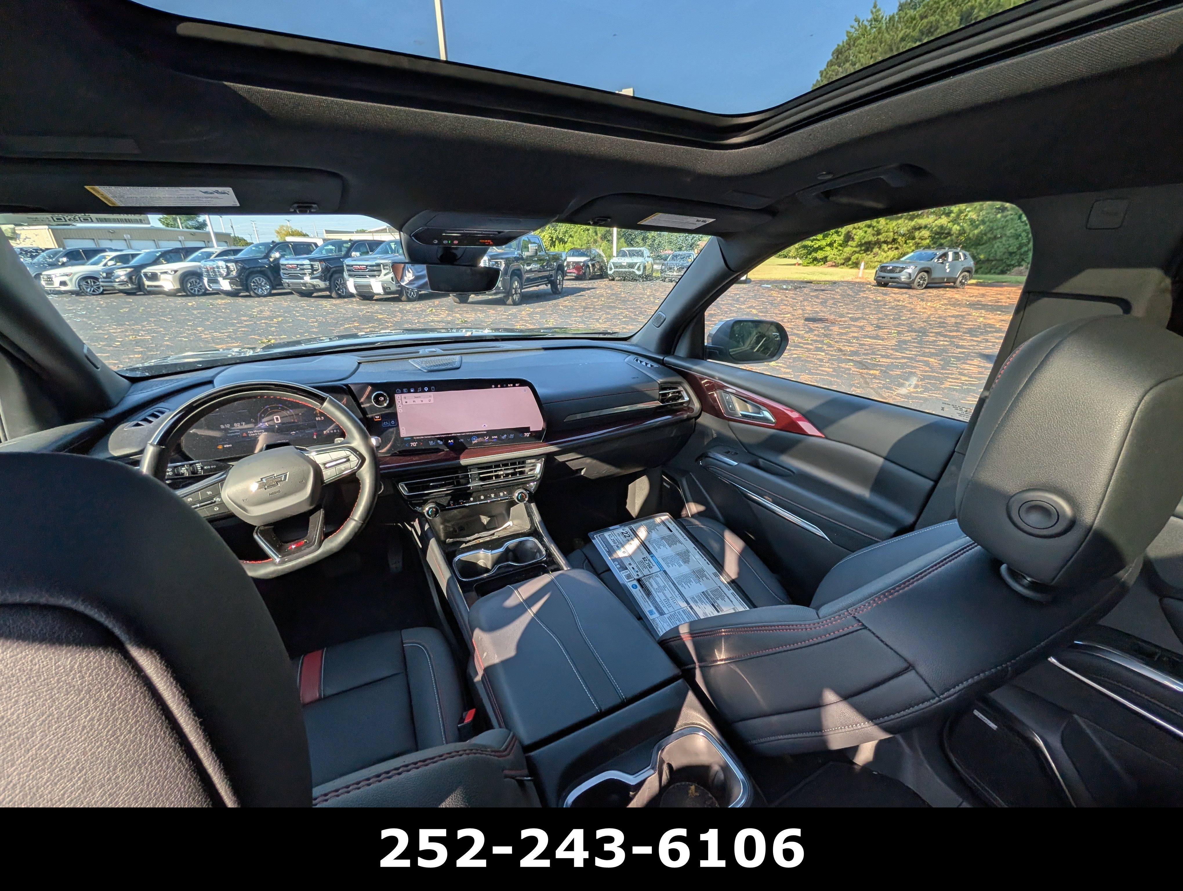 Used 2026 Chevrolet Traverse RS FWD image 15