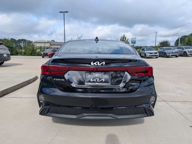 Used 2024 Kia Forte LXS FWD image 4