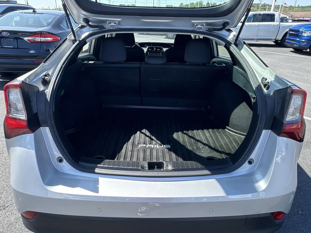 Used 2020 Toyota Prius LE FWD image 29