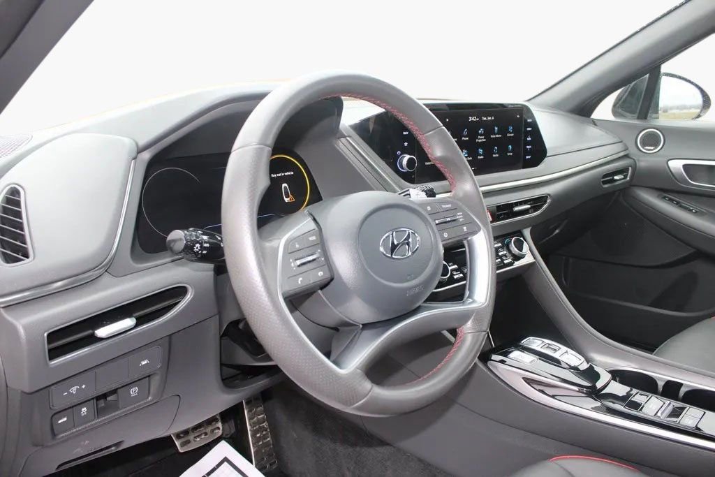 Used 2023 Hyundai Sonata SEL Plus FWD image 12