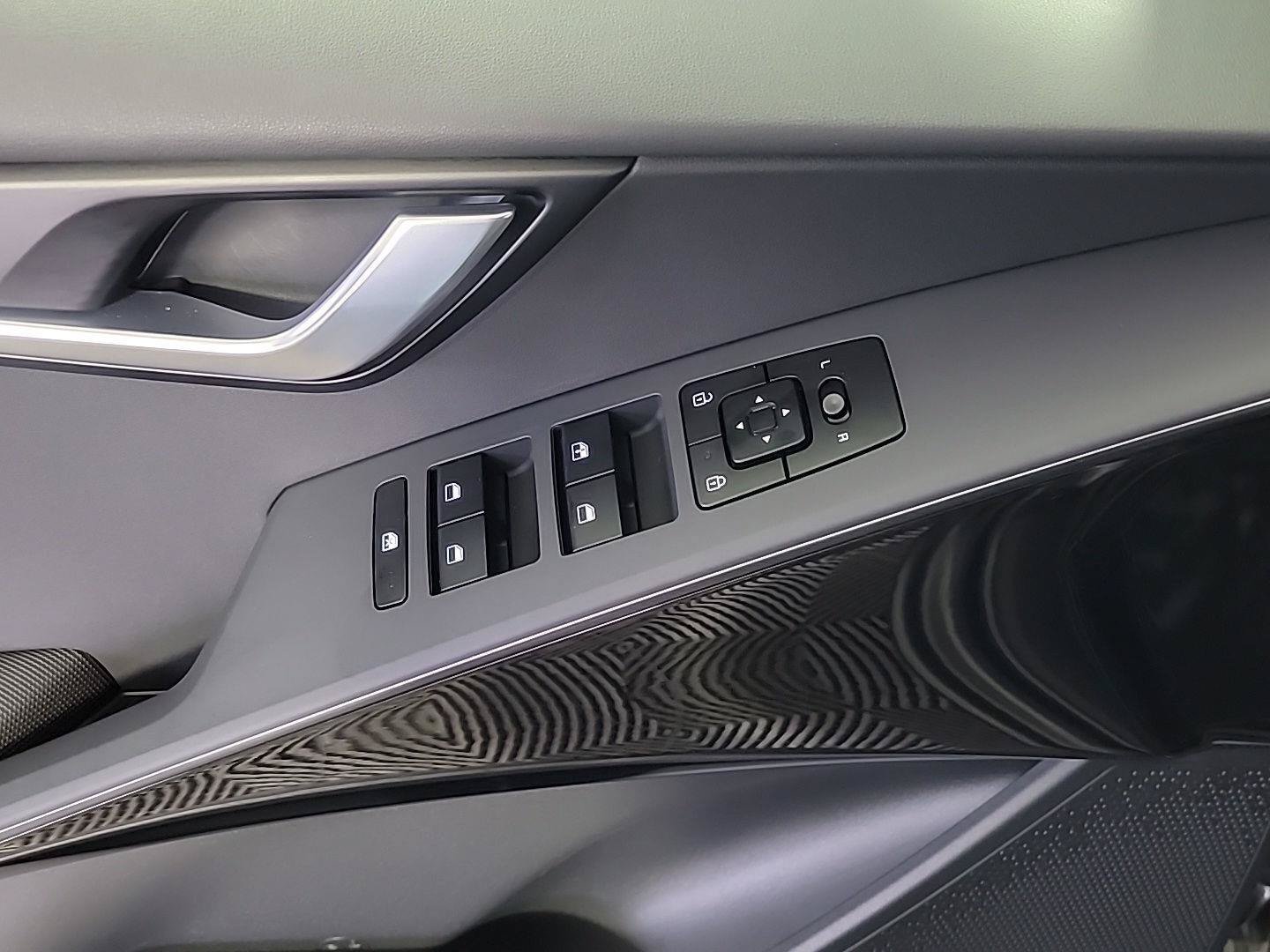 Certified 2023 Kia Niro EX FWD image 34
