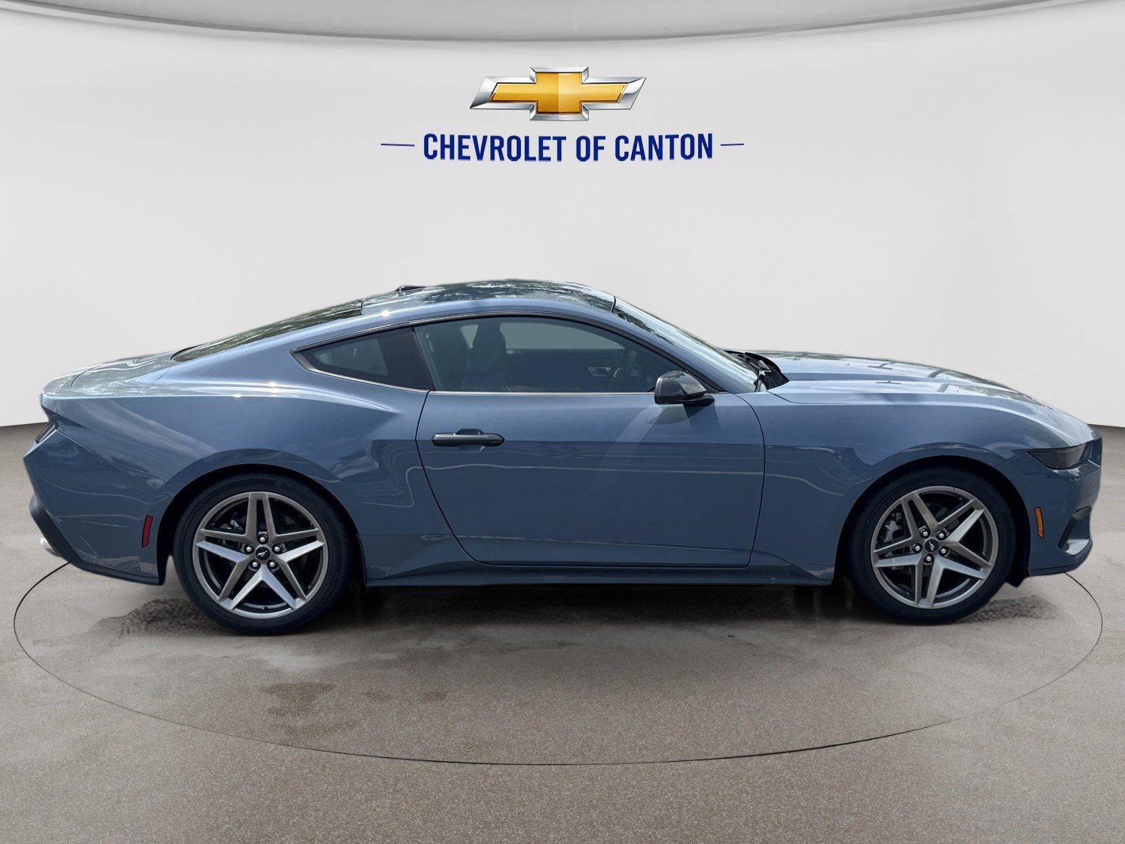 Used 2025 Ford Mustang Coupe RWD image 4