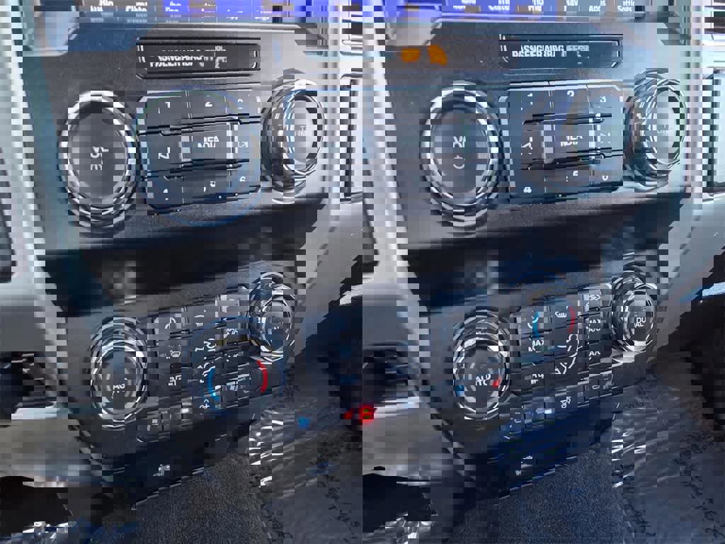 Used 2020 Ford F250 Lariat w/ Lariat Value Package image 16