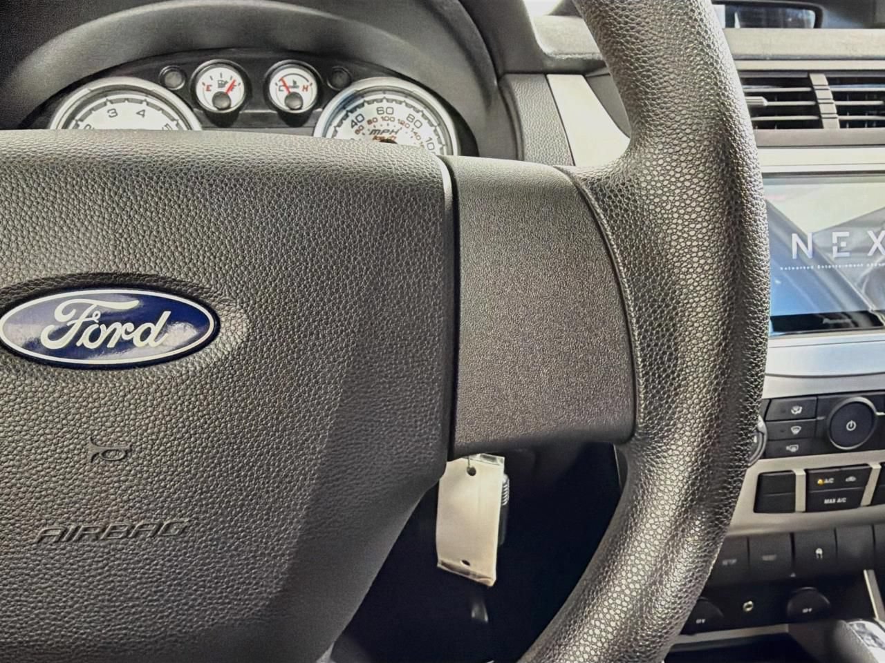 Used 2010 Ford Focus SE FWD image 42