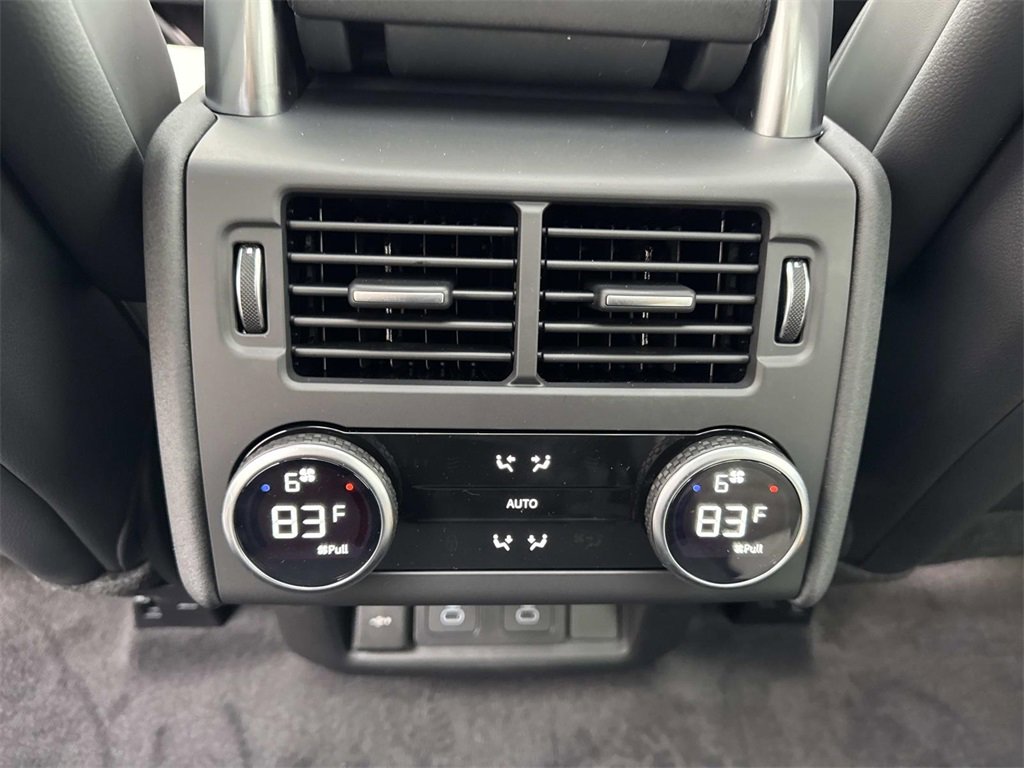 New 2026 Land Rover Discovery Limited Edition image 15