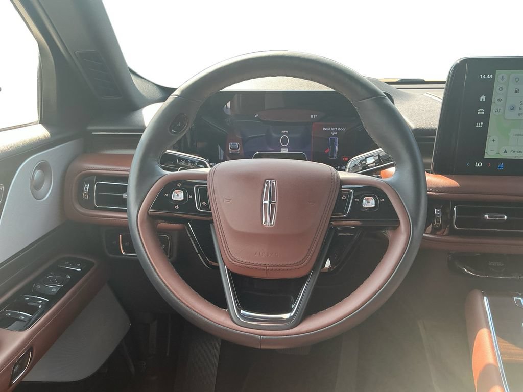 Certified 2026 Lincoln Aviator Reserve AWD/4WD image 18