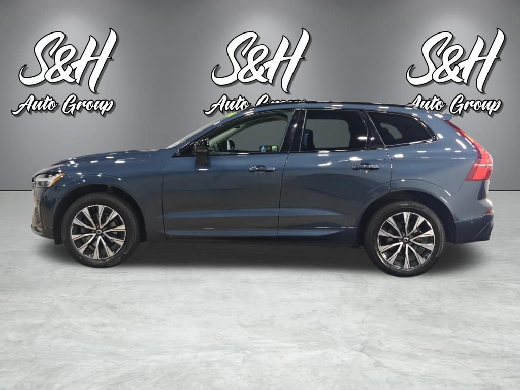 Used 2023 Volvo XC60 B5 Plus AWD/4WD image 16