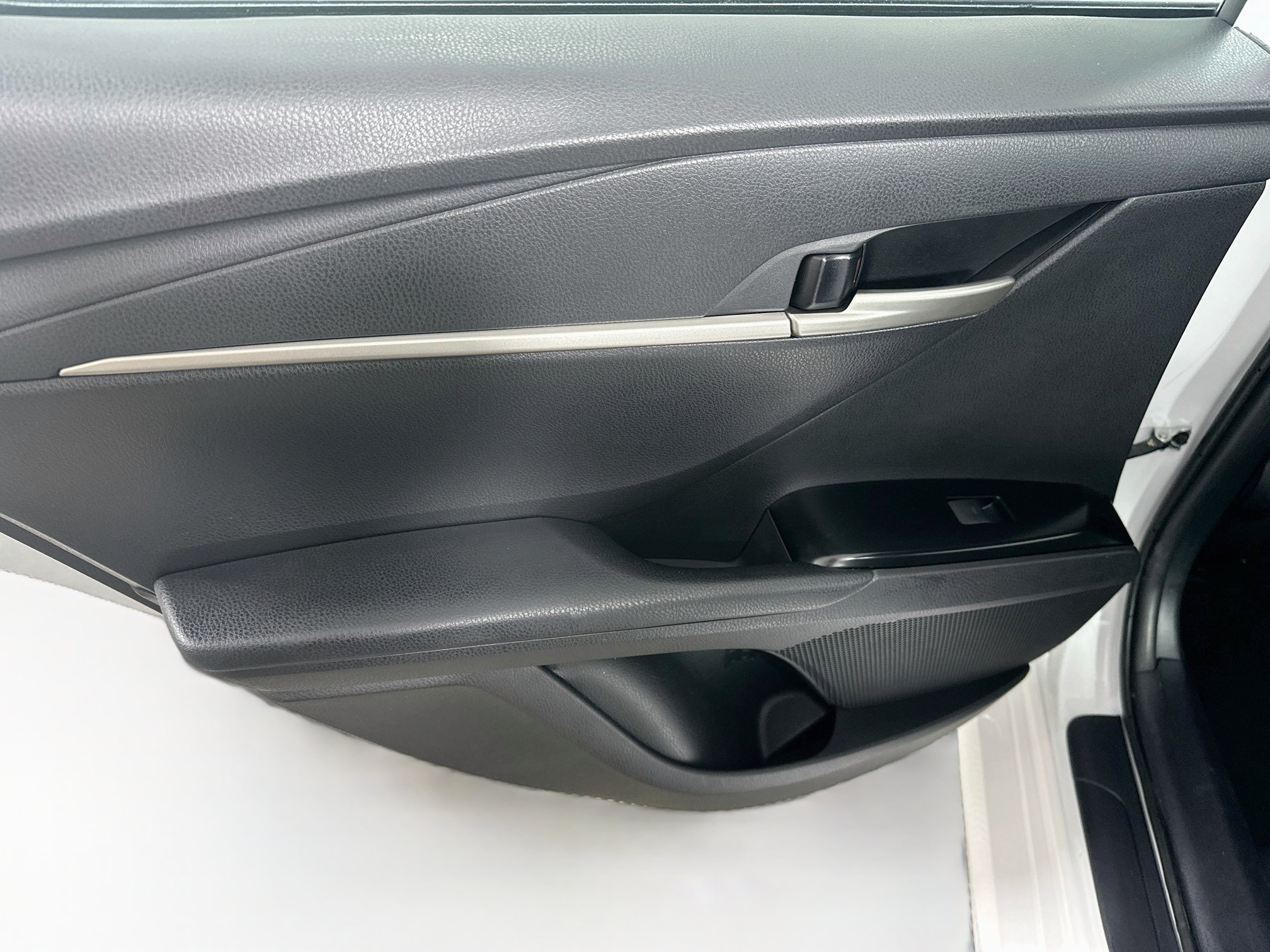 Used 2025 Toyota Camry LE FWD image 24