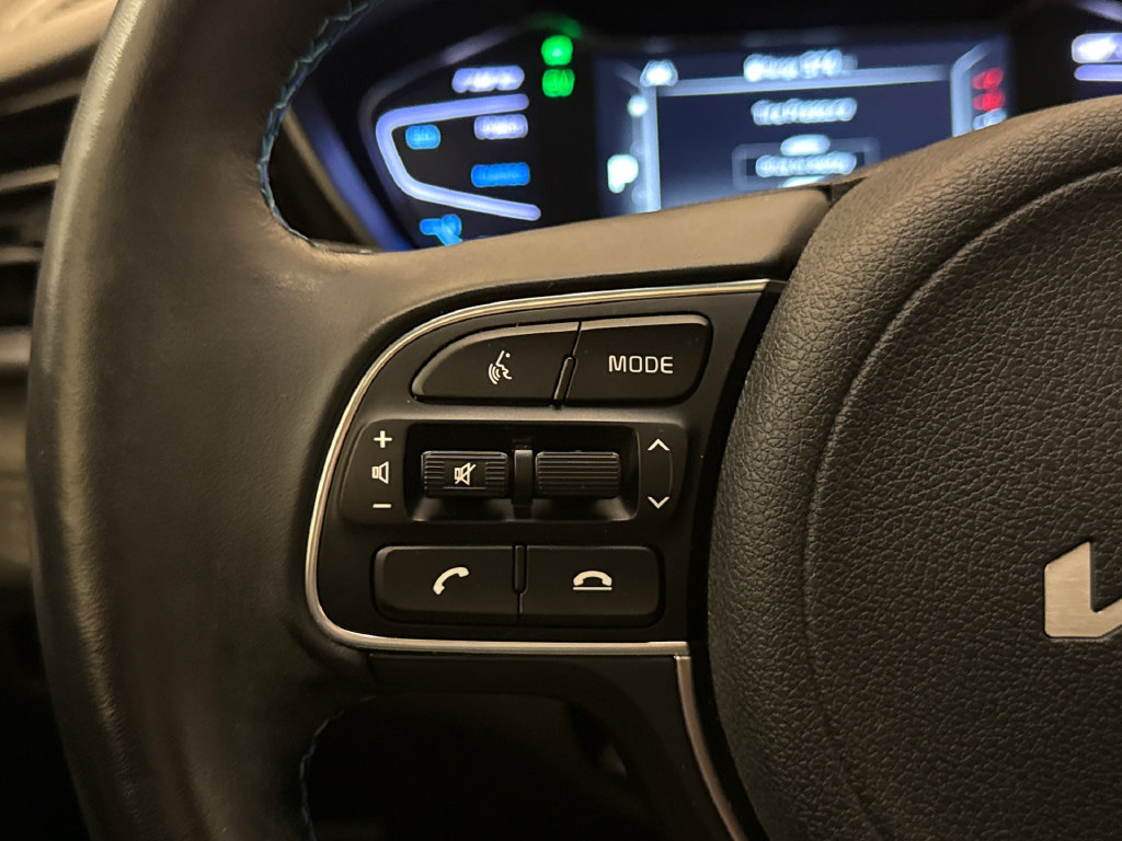 Used 2022 Kia Niro EX Premium FWD image 32