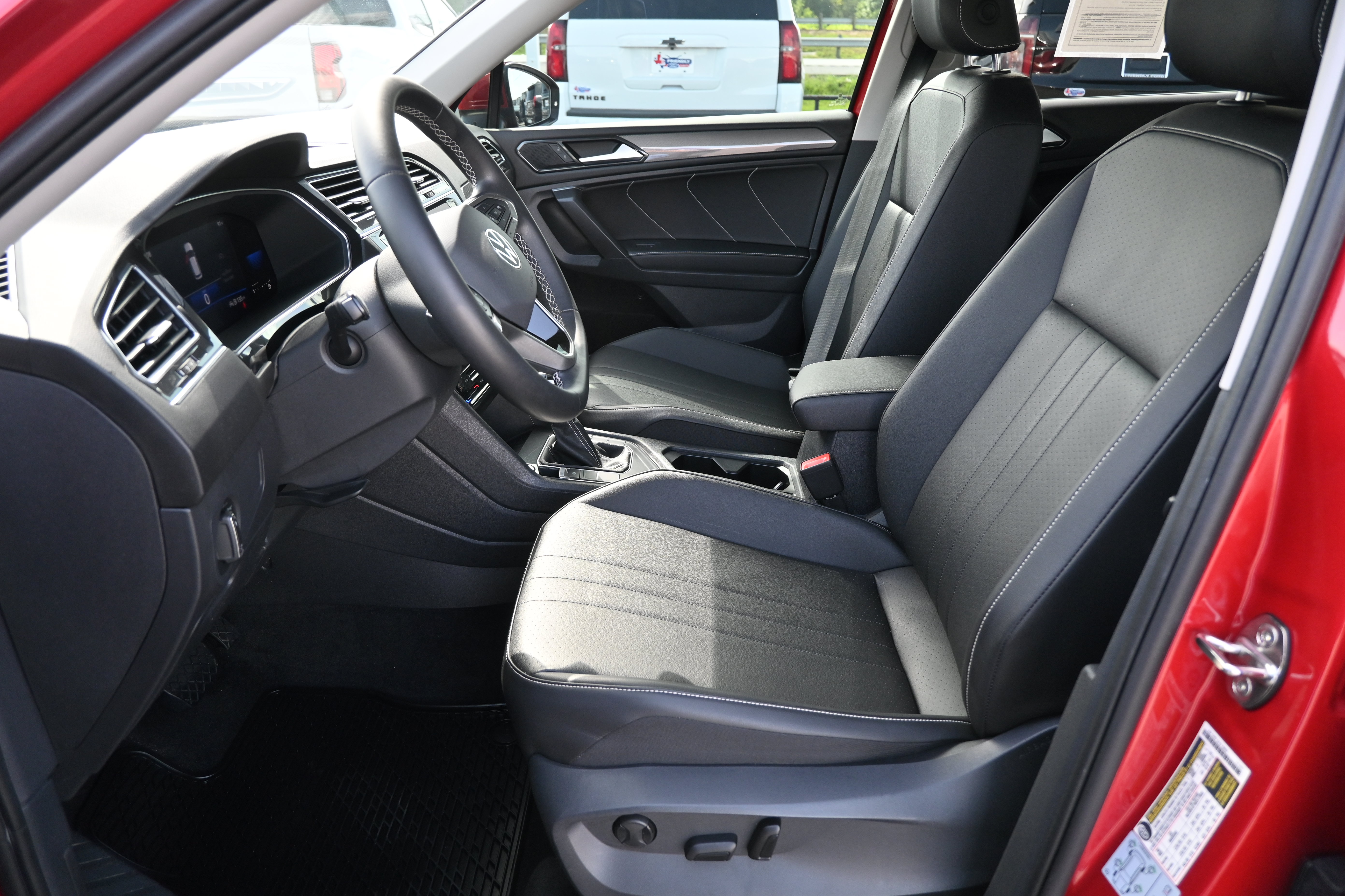 Used 2022 Volkswagen Tiguan SE FWD image 14