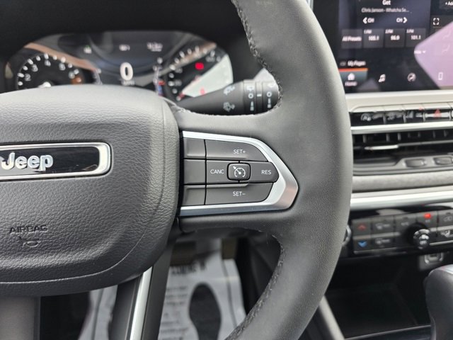 Used 2023 Jeep Compass Latitude w/ Convenience Group image 11