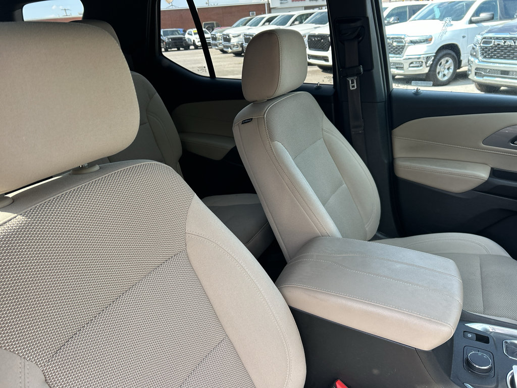 Used 2022 Chevrolet Traverse LT FWD image 13