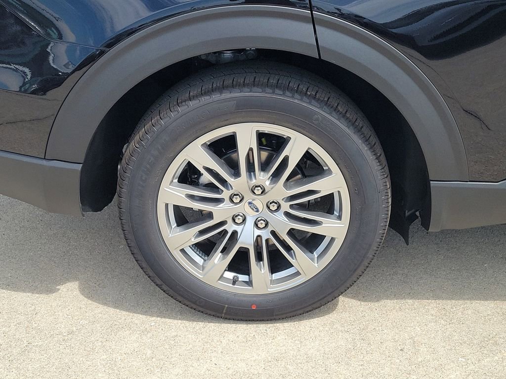 New 2026 Ford Explorer Platinum RWD image 5