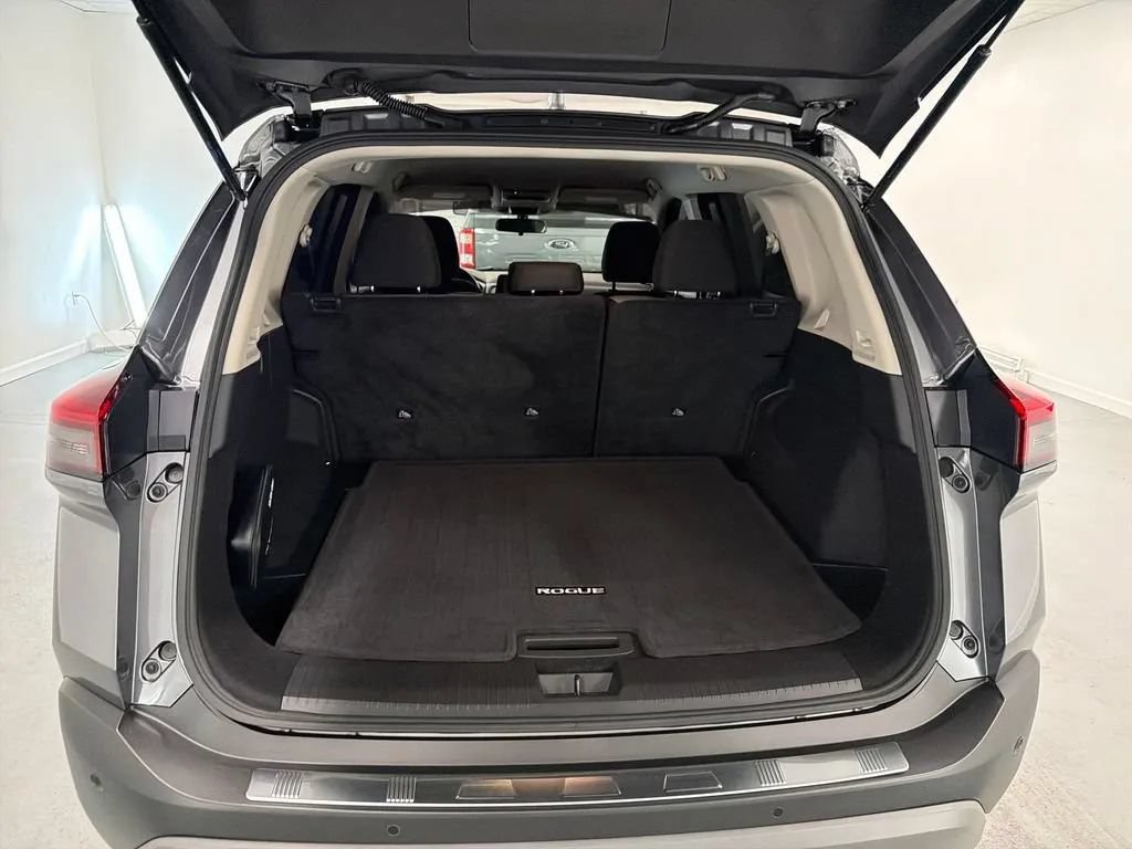 Used 2023 Nissan Rogue SV FWD image 8