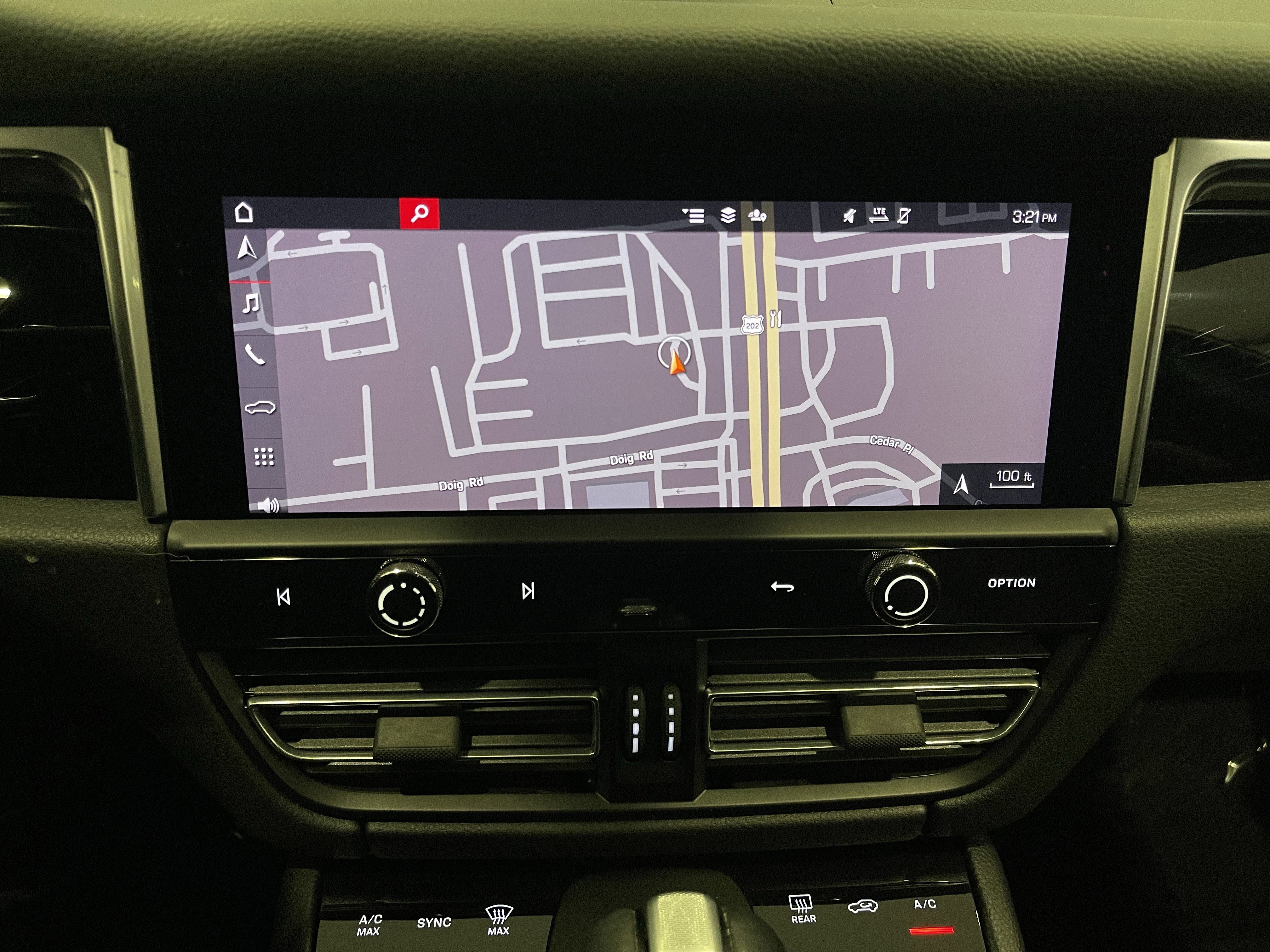 Used 2022 Porsche Macan image 23