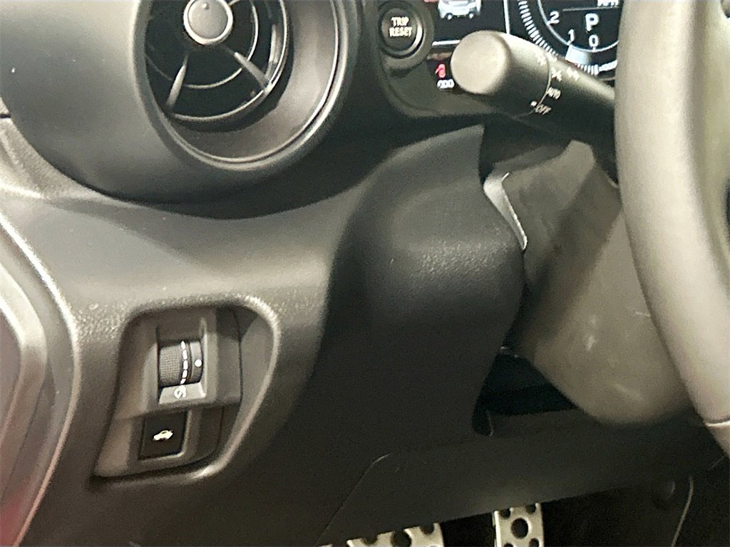 Used 2025 Toyota GR86 Premium image 8