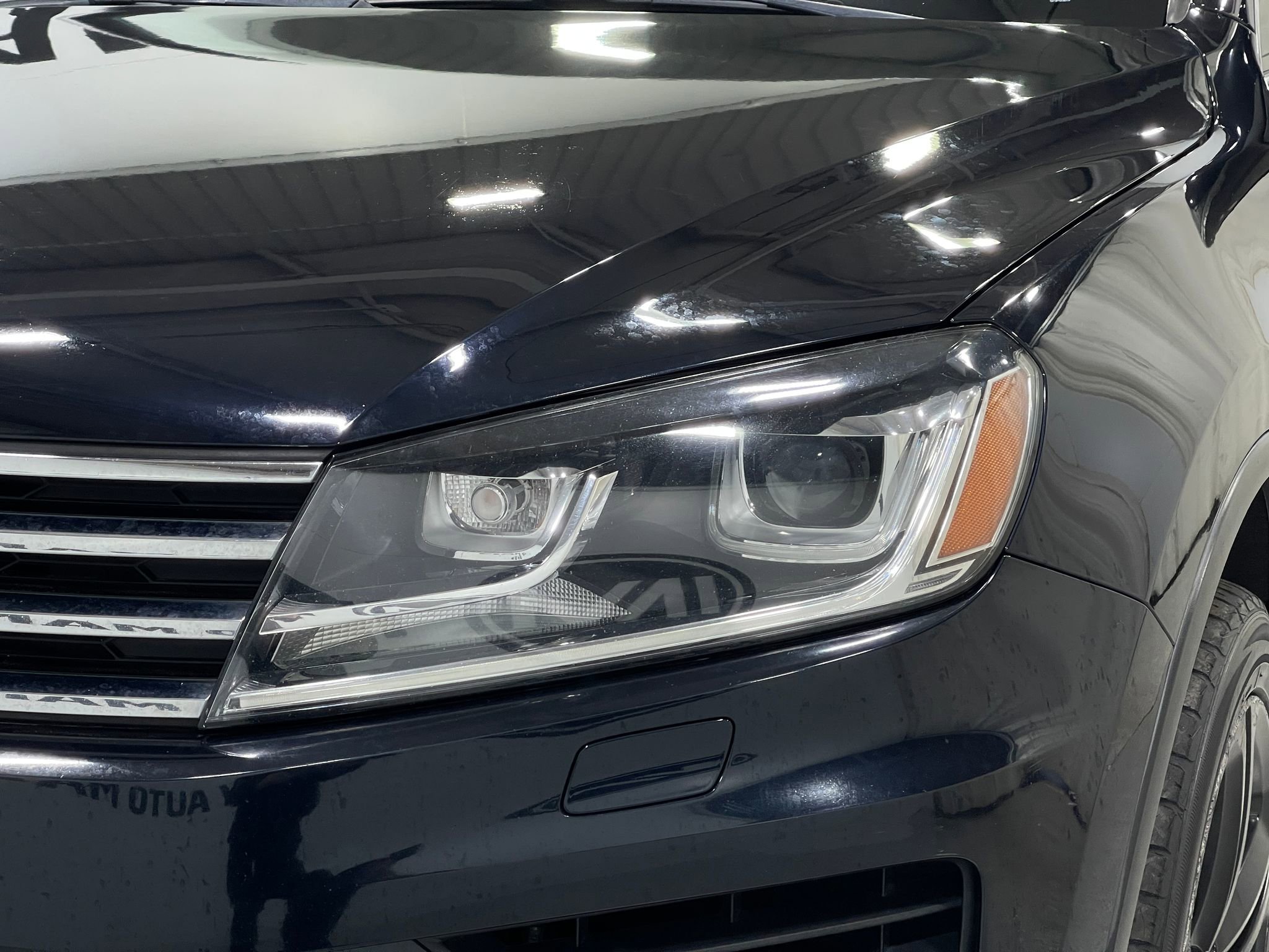 Used 2017 Volkswagen Touareg Wolfsburg Edition AWD/4WD image 34