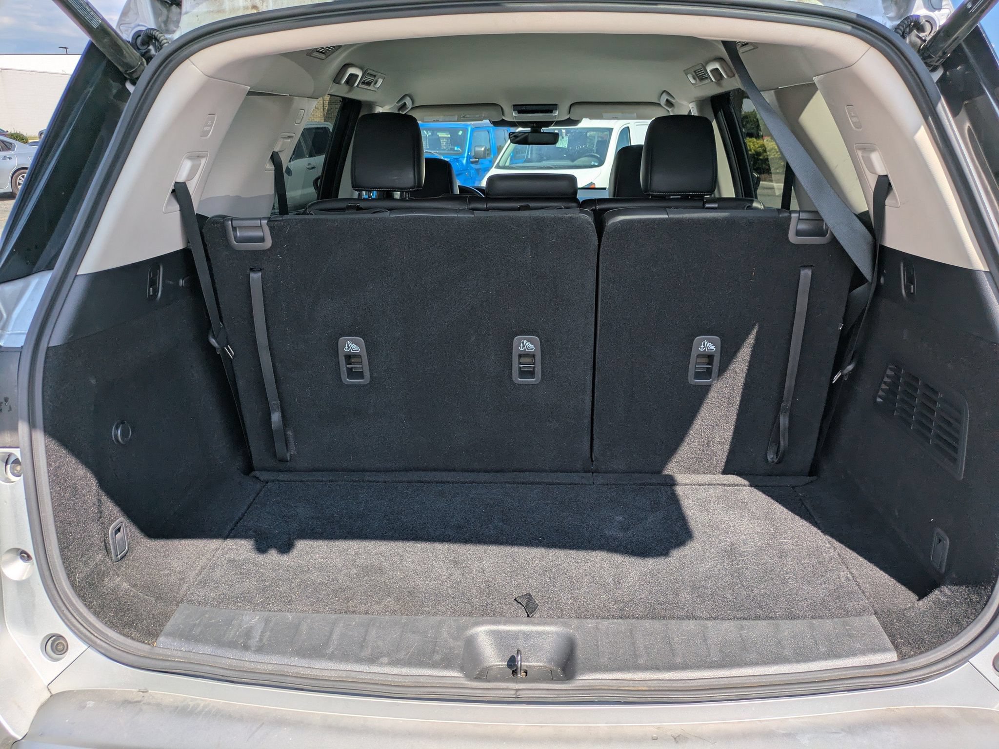 Certified 2025 Nissan Pathfinder SL FWD image 14
