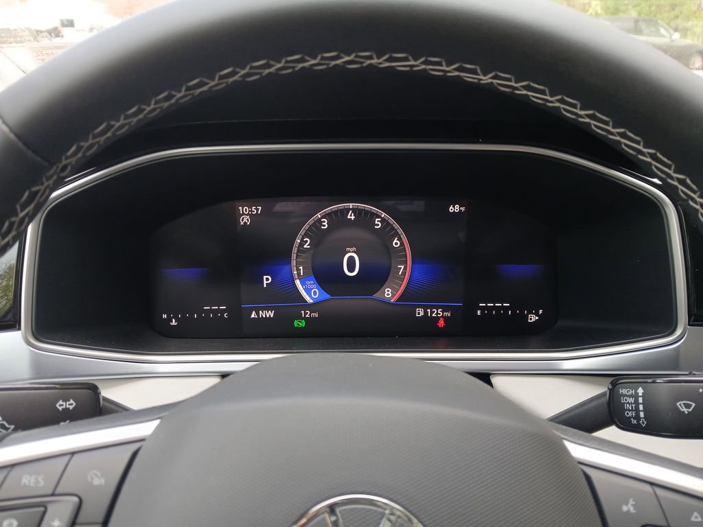 New 2026 Volkswagen Taos SE image 15