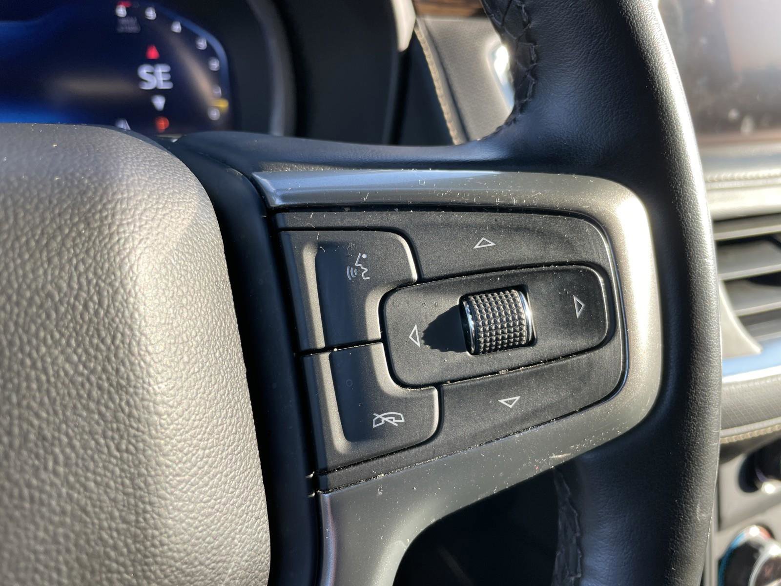 Used 2023 Chevrolet Suburban Premier image 14