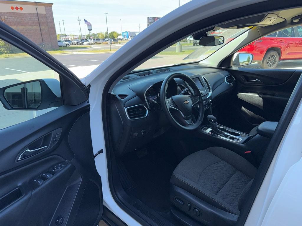 Used 2024 Chevrolet Equinox LT AWD/4WD image 11