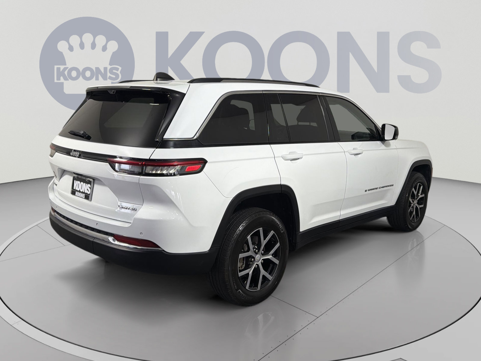 Used 2023 Jeep Grand Cherokee Limited w/ Luxury Tech Group II AWD/4WD image 7