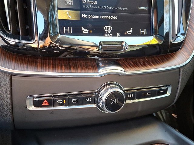 Used 2018 Volvo XC60 T6 Inscription w/ Convenience Package image 15