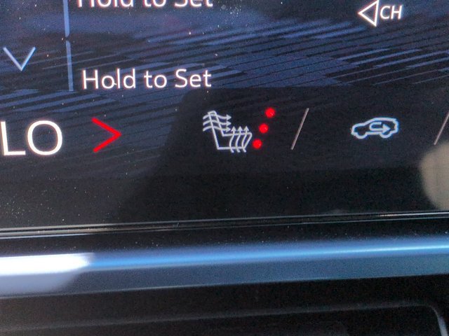 Used 2024 Chevrolet Equinox EV LT FWD image 22