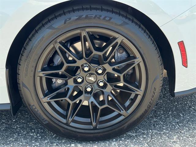 Used 2025 Ford Mustang GT w/ GT Performance Package RWD image 13