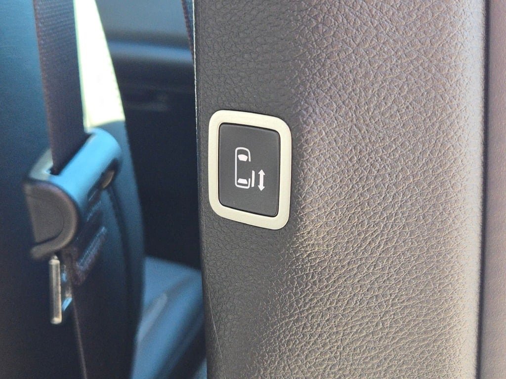 New 2026 Chrysler Pacifica Select image 12