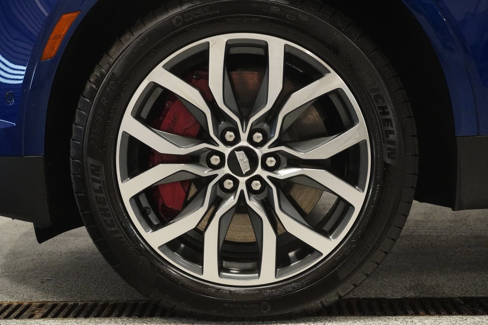 Used 2023 Cadillac XT5 Sportv w/ Technology Package AWD/4WD image 8