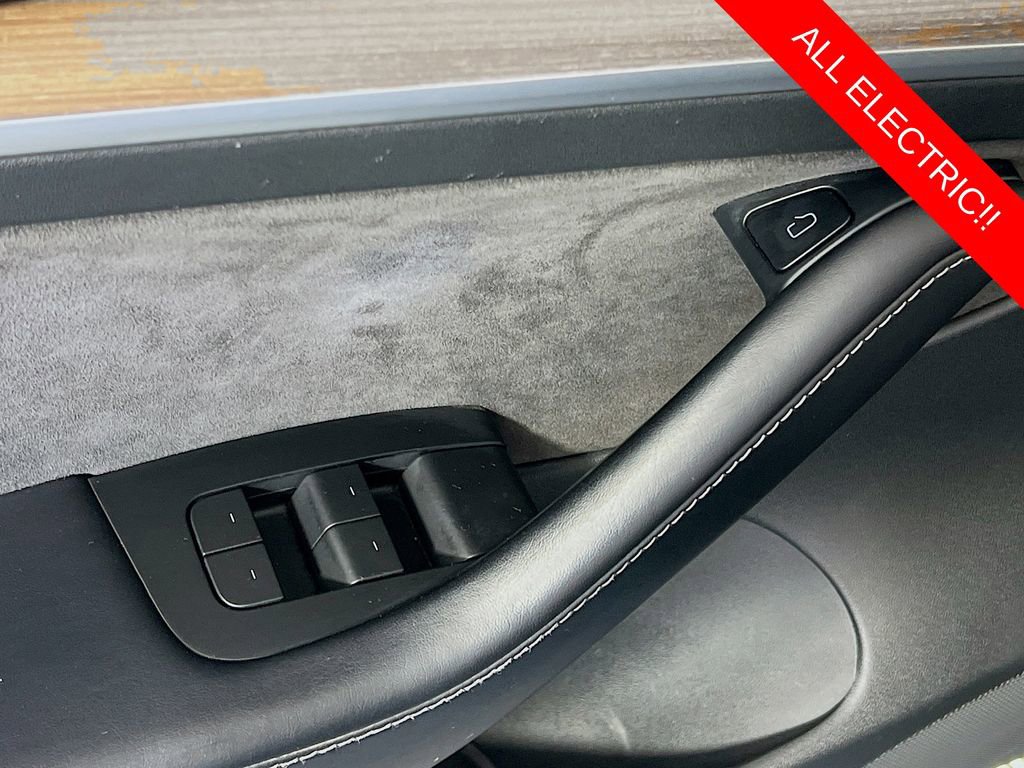 Used 2022 Tesla Model 3 image 18