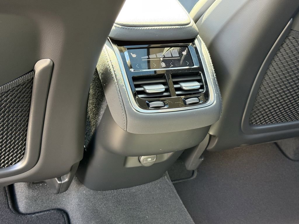 New 2026 Volvo XC90 B6 Ultra w/ Protection Package image 12