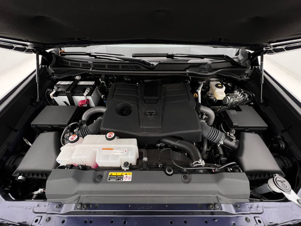Used 2025 Toyota Tundra Limited AWD/4WD image 26